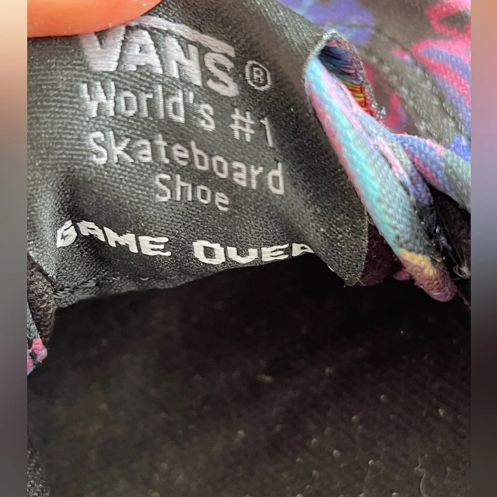 Vans  Nintendo Donkey Kong Limited Edition Sneaker Size 7 women or 5.5 - Picture 10 of 12